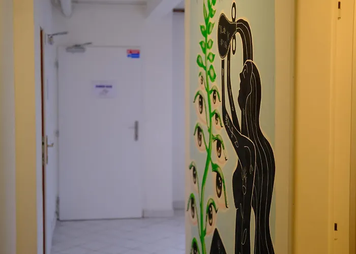 Wild Elephants Albergue *